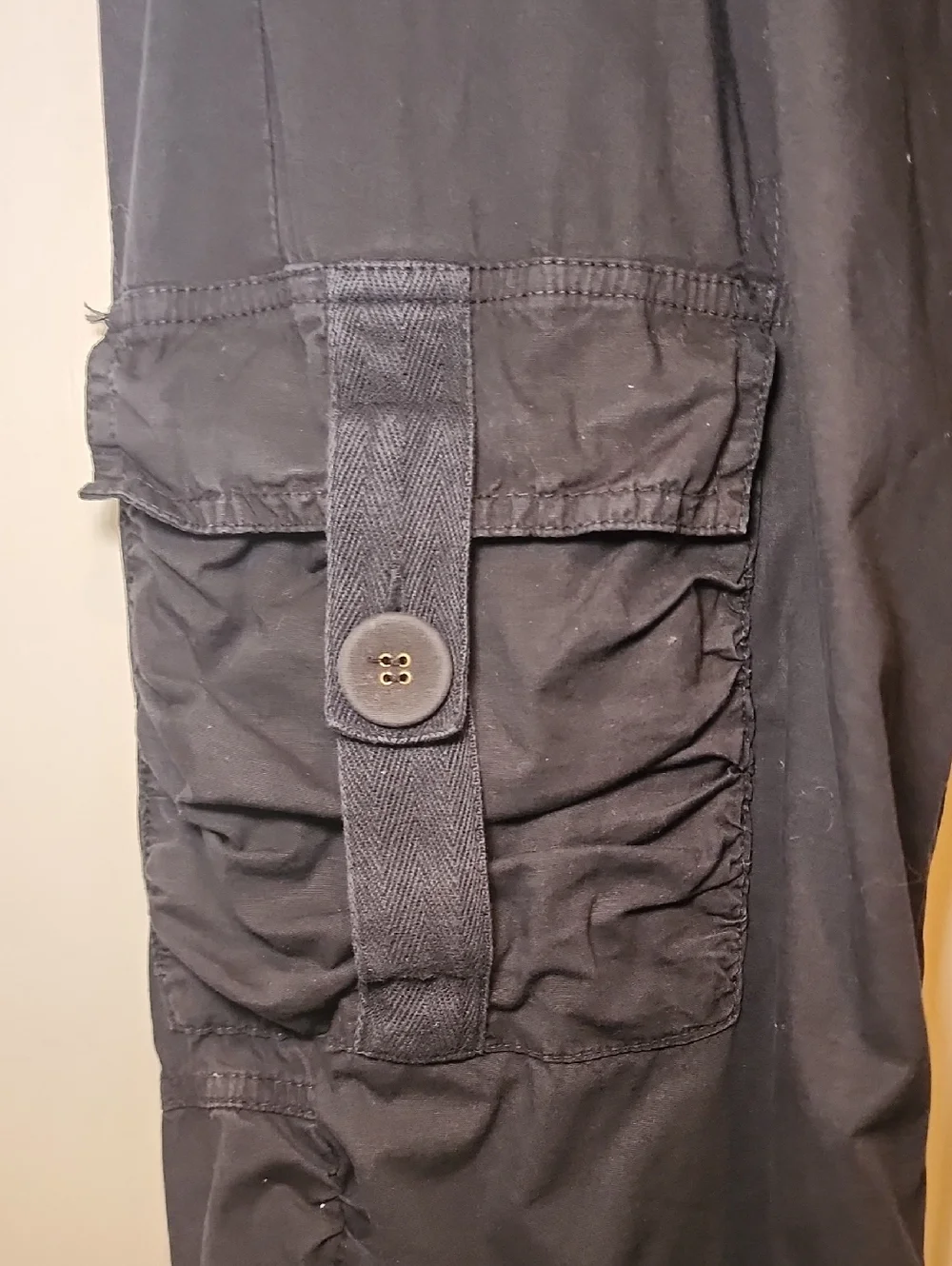Wearables Black Cargo Drawstring Capri Pants, Sz. S - Picture 4 of 12